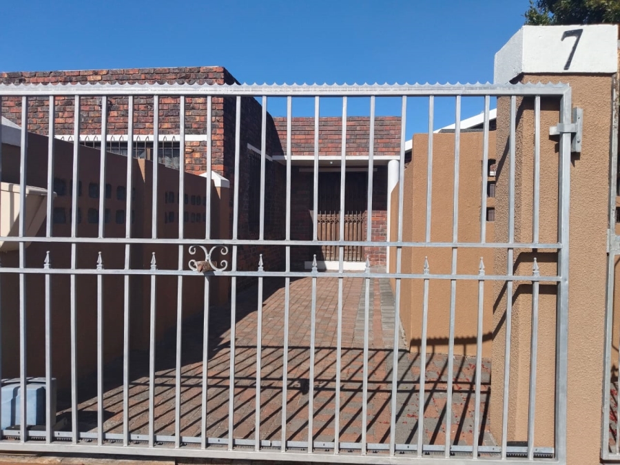 4 Bedroom Property for Sale in Crawford Western Cape